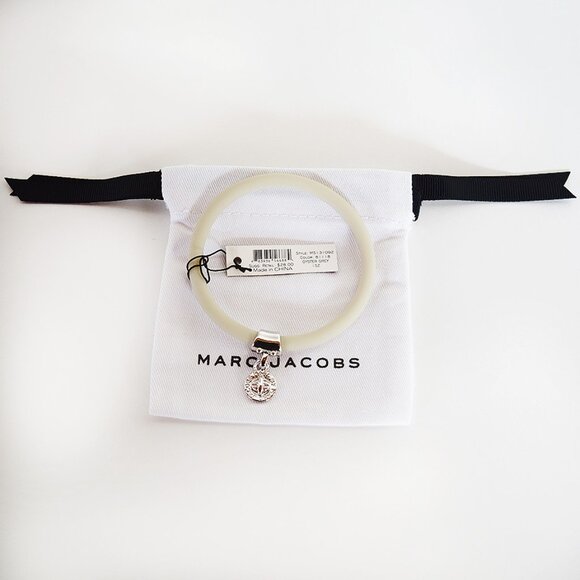 Marc Jacobs Charm Rubber Bracelet in Oyster Grey - Picture 10 of 11